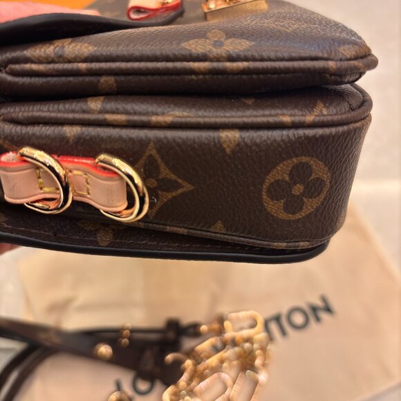 π©οΈLOUIS VUITTON gradient cowhide shoulder crossbody handbagπ₯³ - Picture 9 of 10